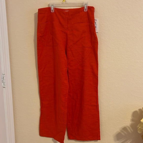 Billabong Back For More Cropped Red Pants 100% Cotton - Size 30 (NWT) - Picture 1 of 3